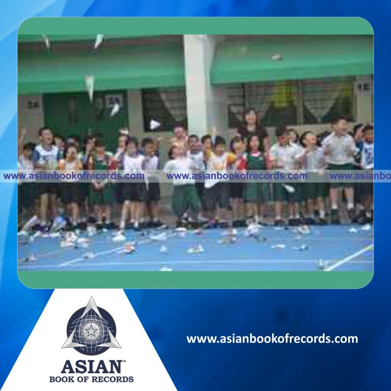 Highest Number of People Flying Paper Aeroplanes Simultaneously (Single Venue)