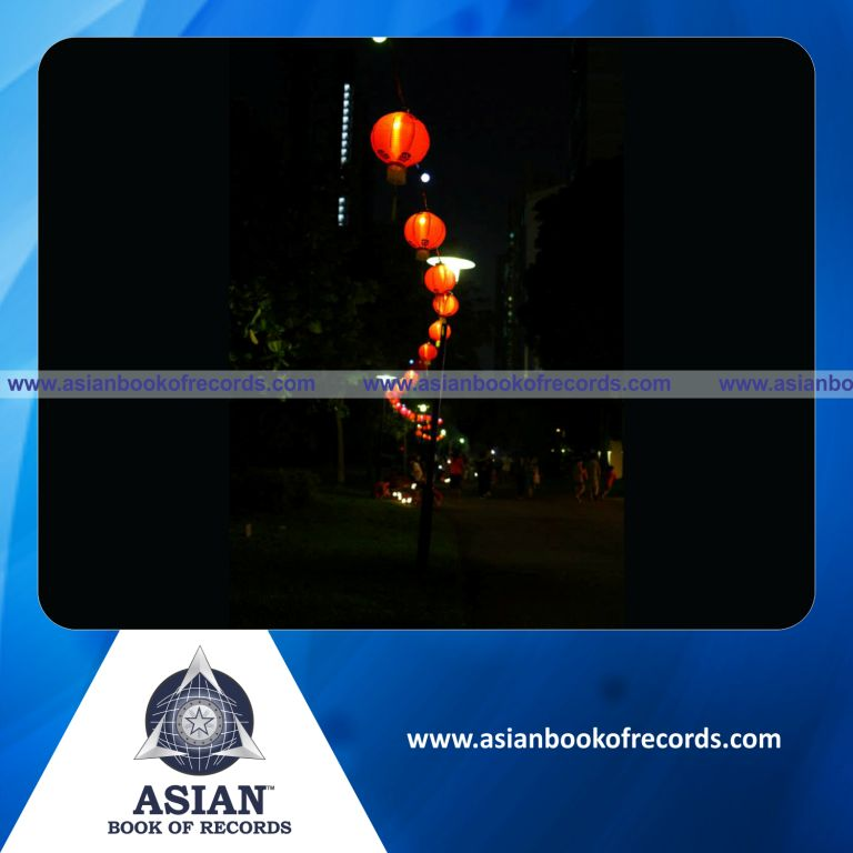 Longest Linkway Decorated with Lanterns