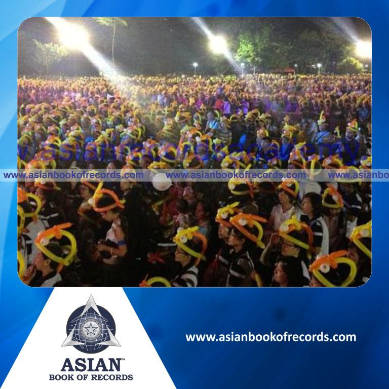 Highest Number of People Wearing Balloon Hats Simultaneously (Single Venue)