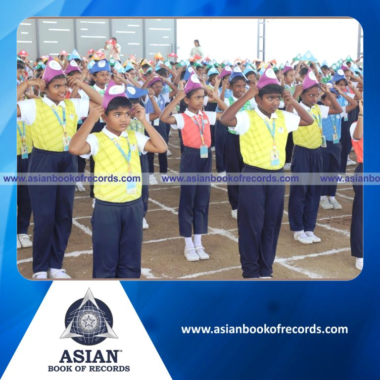 Highest Number of Participants Wearing Paper Hats Simultaneously (Single Venue)